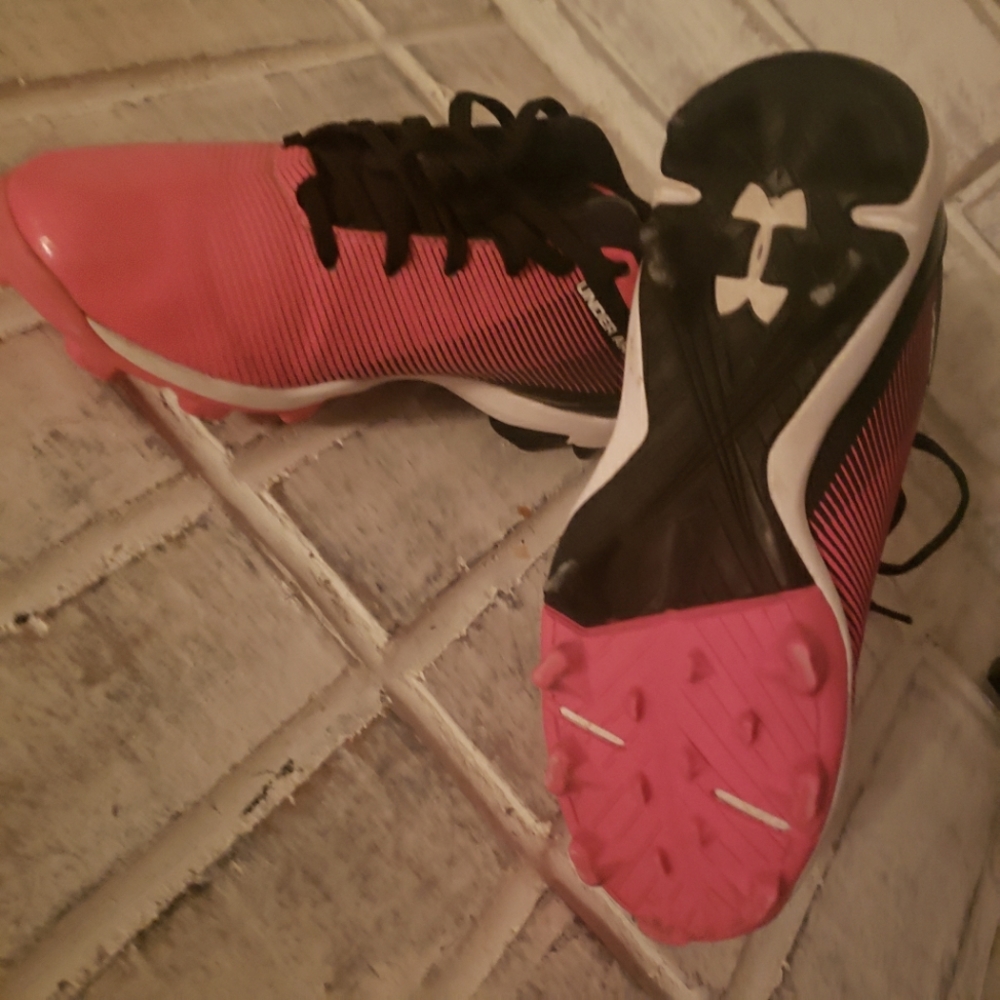 softball cleats